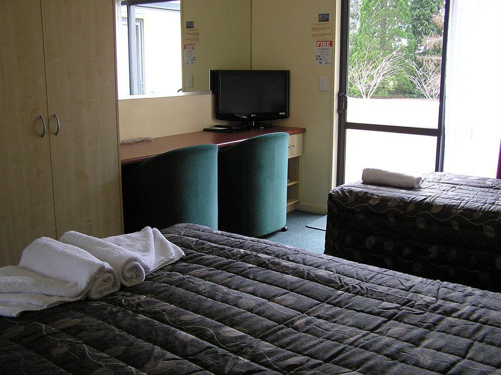 Bella Vista Motel Te Anau Bagian luar foto