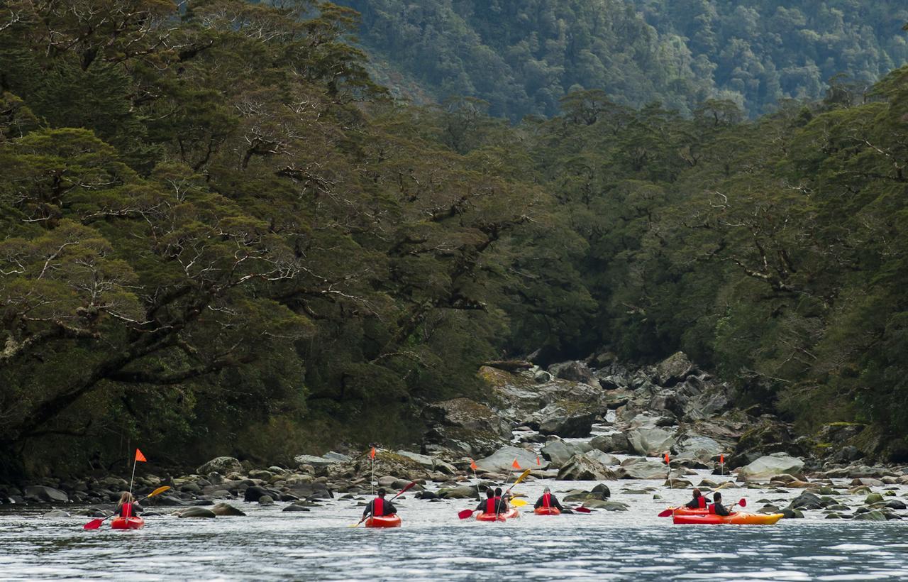 Bella Vista Motel Te Anau Bagian luar foto