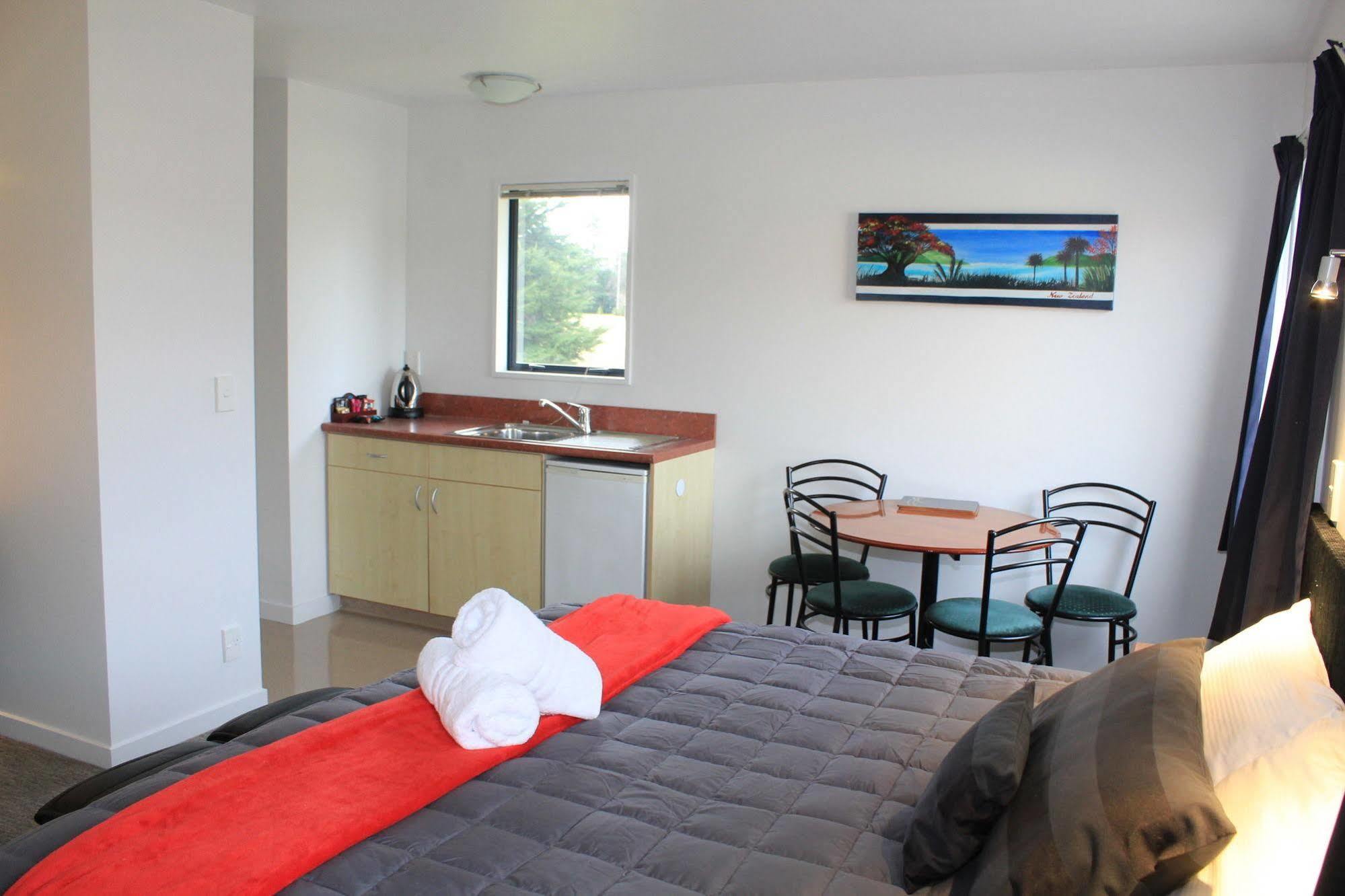Bella Vista Motel Te Anau Bagian luar foto