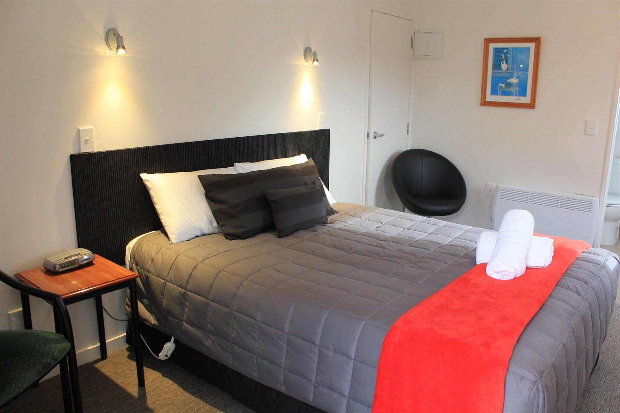 Bella Vista Motel Te Anau Bagian luar foto