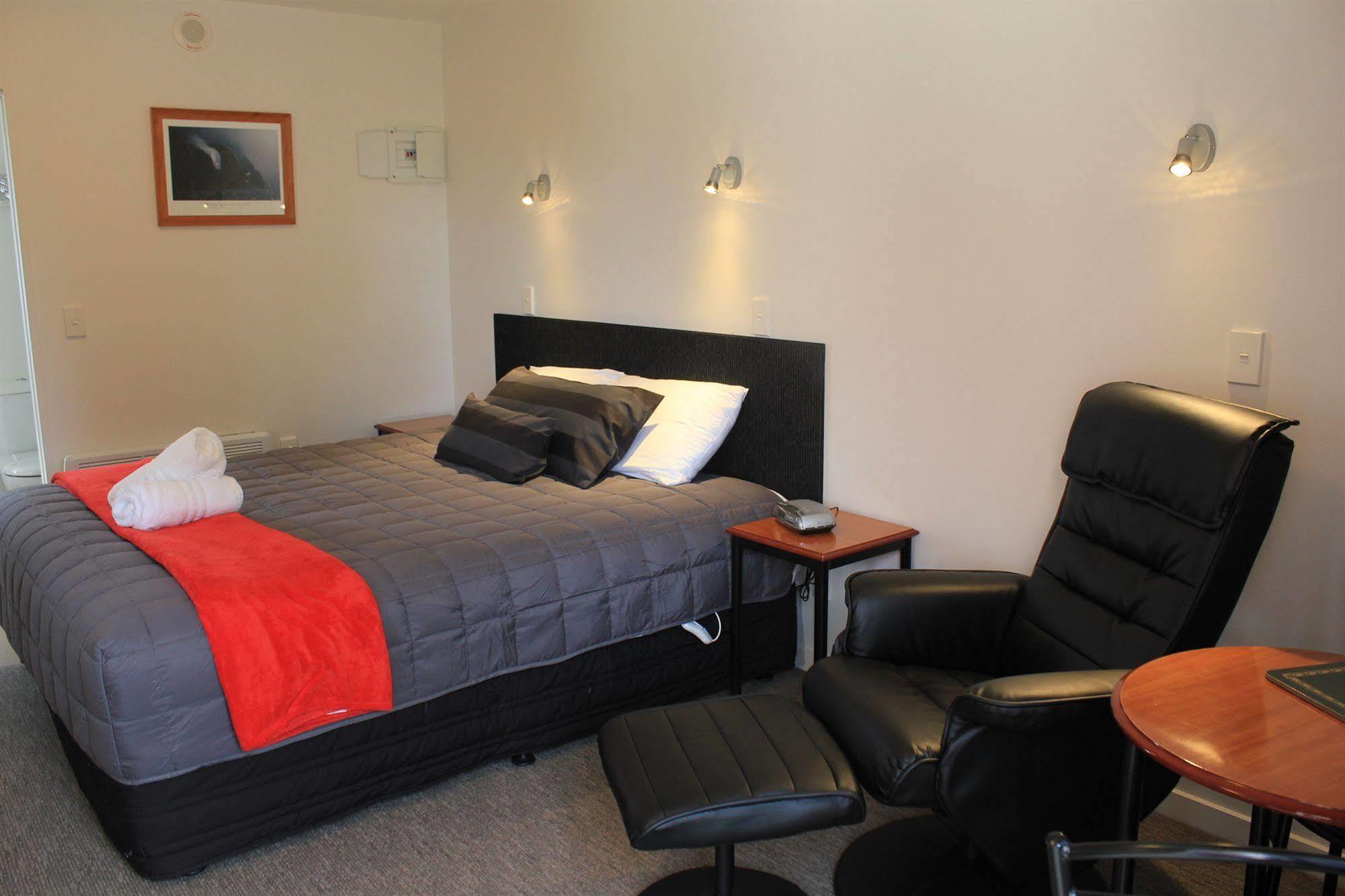 Bella Vista Motel Te Anau Bagian luar foto