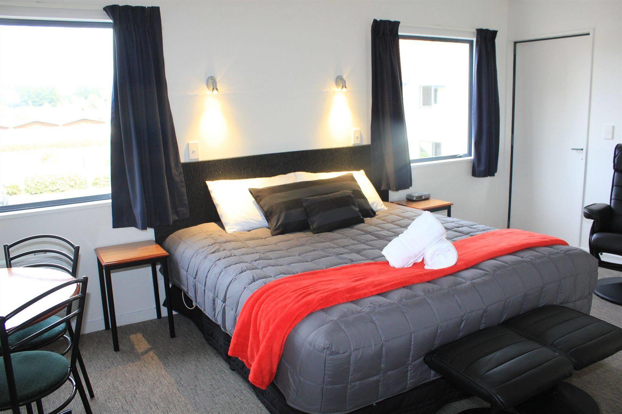 Bella Vista Motel Te Anau Bagian luar foto