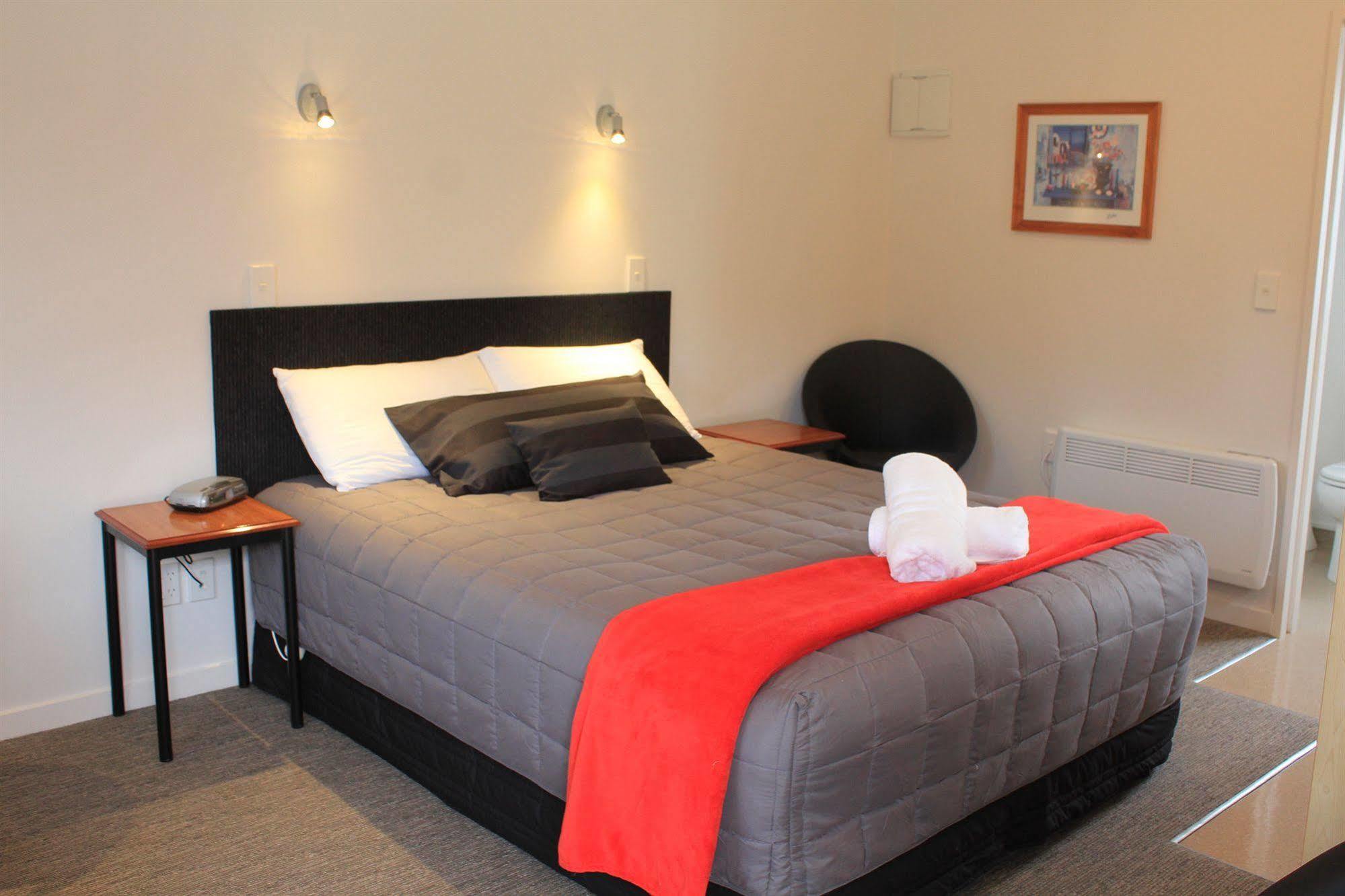 Bella Vista Motel Te Anau Bagian luar foto