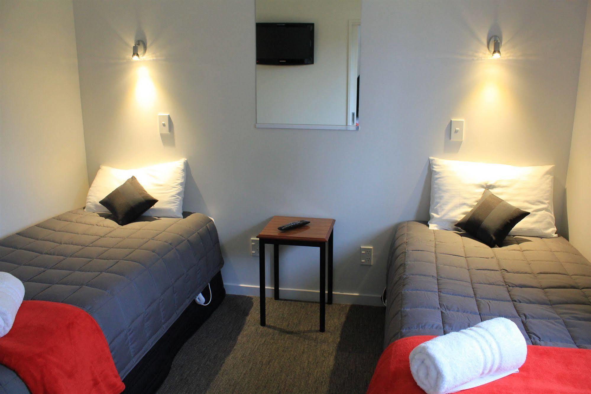 Bella Vista Motel Te Anau Bagian luar foto